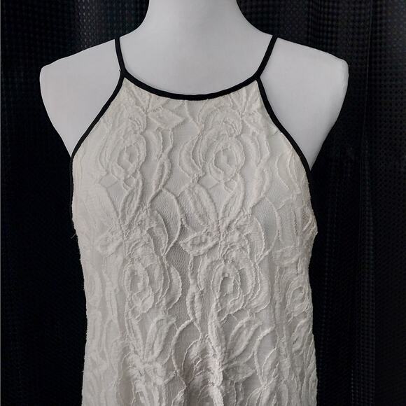 MONTEAU LOS ANGELES! BIG FLORAL LACE OVER STRETCH, CREAM & BLACK DRESS! SZ L - Picture 3 of 8